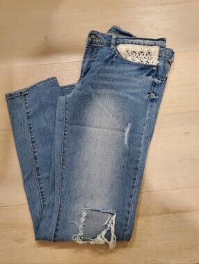 Mudd - skinnies cute embroidered lace pocket details